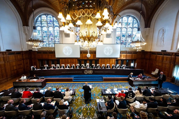 Imagem colorida mostra plenário da Corte Internacional de Justiça (CIJ) durante audiência Nicarágua Alemanha - Metrópoles