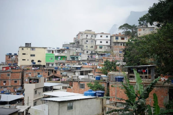 Vista da favela da Rocinha no Rio de Janeiro