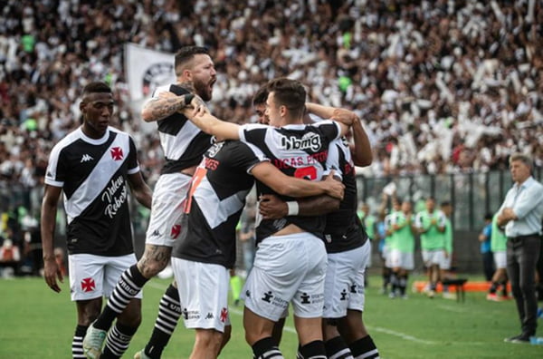Vasco estreia no Campeonato Brasileiro com vitória diante do Grêmio