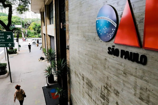 foto colorida da fachada da sede da OAB de São Paulo, na Rua Maria Paula, região central - Metrópoles