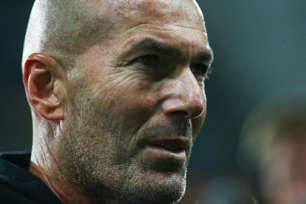 Foto colorida de Zidane - Metrópoles