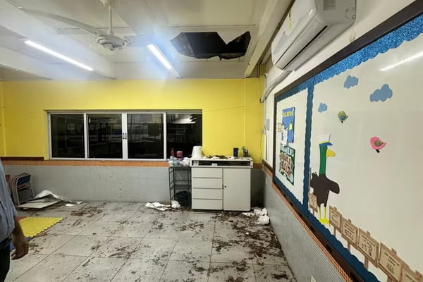 Chão de sala de aula cede e professora cai do teto em escola do ES - Metrópoles
