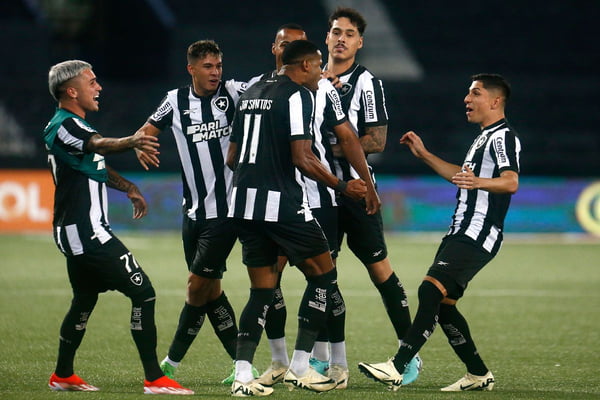 Brasileirão: Botafogo atropela Juventude; São Paulo vence a primeira