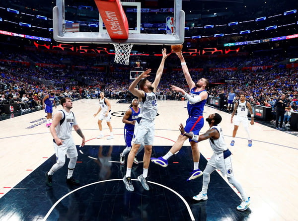 NBA: mesmo sem Kawhi Leonard, Clippers batem Mavericks no jogo 1