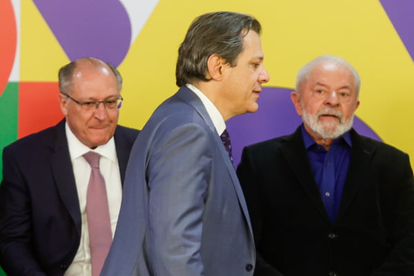 Presidente Lula, ministro Haddad e Geraldo Alckmin durante evento de governo 1