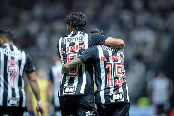 Atlético-MG toma susto, mas vence Peñarol e segue 100% na Libertadores