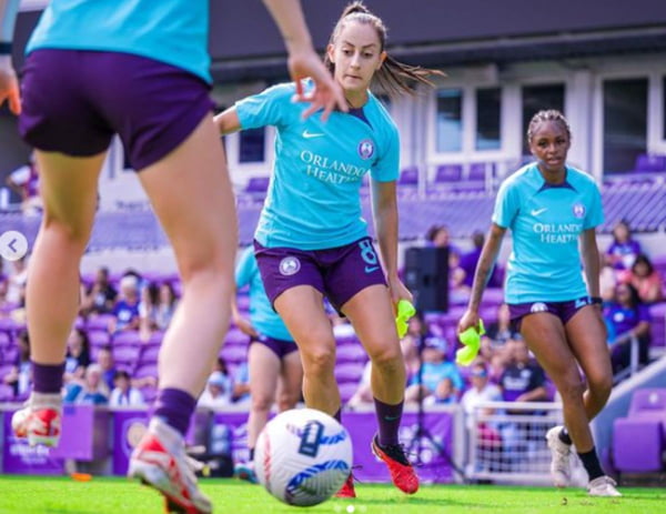 Luana Bertolluci, jogadora da seleção brasileira de futebol