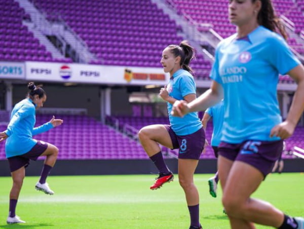 Luana Bertolluci, jogadora da seleção brasileira de futebol