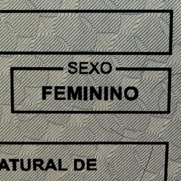 Documento de Maya Massafera após processo de feminilização - Metrópoles
