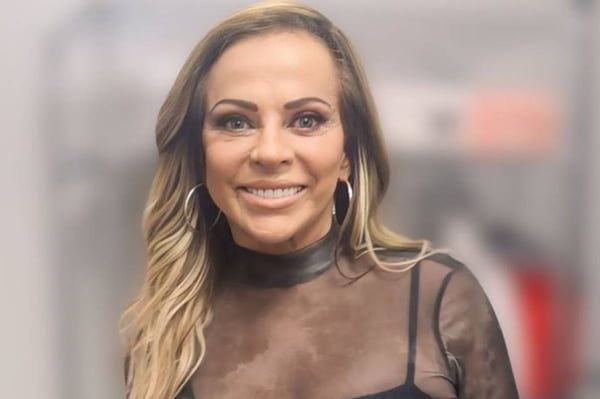 foto colorida do rosto de Christina Rocha sorrindo - metrópoles