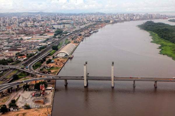 Imagem colorida de rio Guaíba - Metrópoles