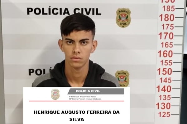 Imagem de um homem preso com o banner da Polícia Civil atrás. Metrópoles