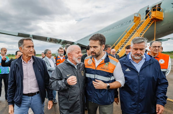 Lula, em visita ao Rio Grande do Sul, ao lado do governador Eduardo Leite -- Metrópoles
