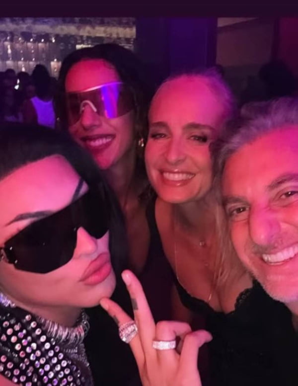 Foto colorida da festa de Madonna promovida por Huck - Metrópoles