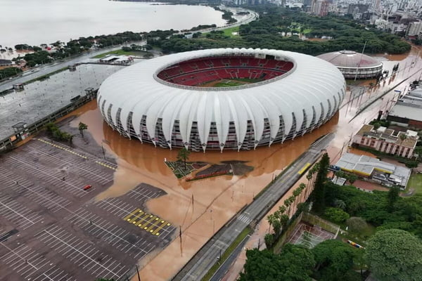 Estádio do Beira-Rio, do Internacional, alagado