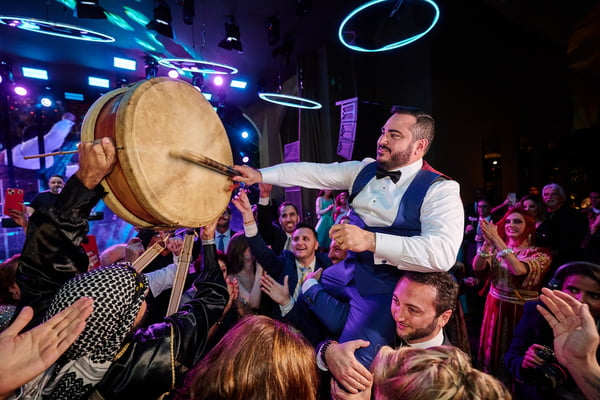 Wonder Jarjour celebra casamento com tradição árabe