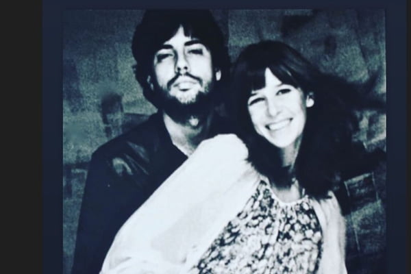 Foto em preto e branco de Roberto de Carvalho e Rita Lee - Metrópoles