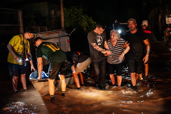 Calamidade pública enchentes inundações forte chuva estado brasileiro Porto alegre Rio Grande do Sul RS - metrópoles