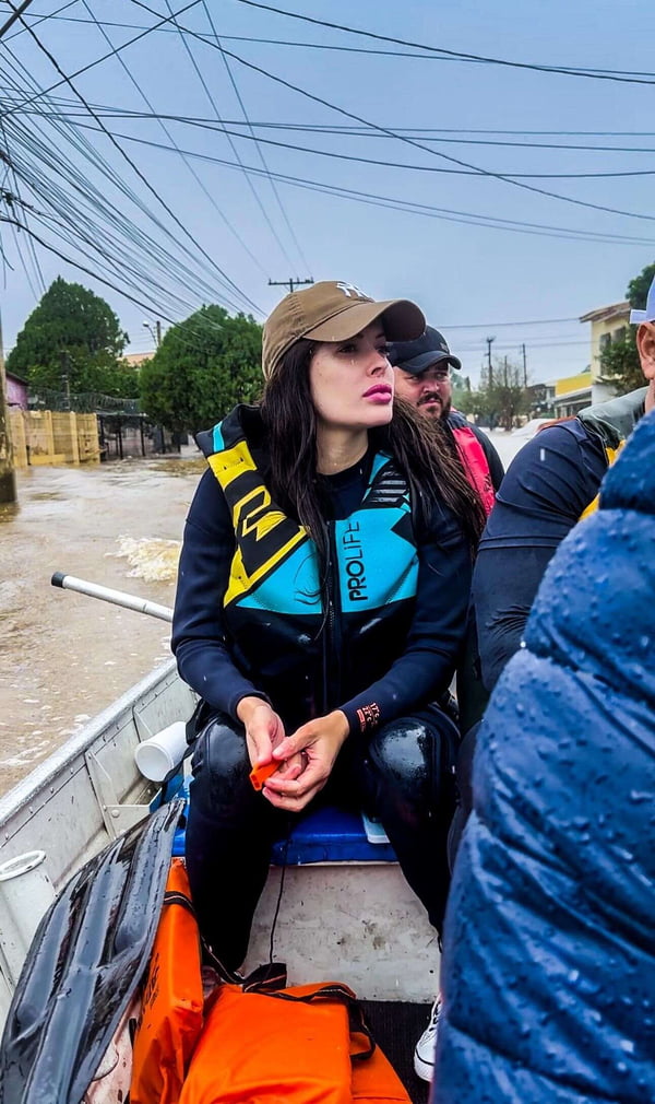 Jaquelline Grohalski ajuda as vítimas do Rio Grande do Sul