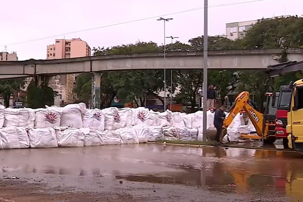 imagem colorida barricada rio guaiba porto alegre