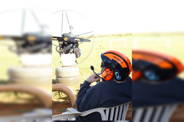 Idosa de 91 anos voa de paramotor