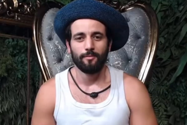 Print de um vídeo colorido de Matteus Amaral - Metrópoles