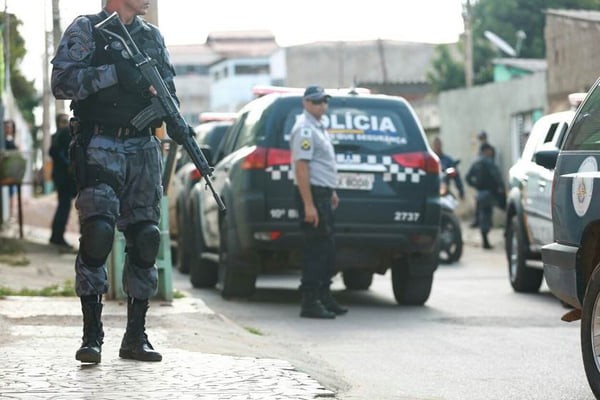 operação de buscas a criminosos que balearam policial militar