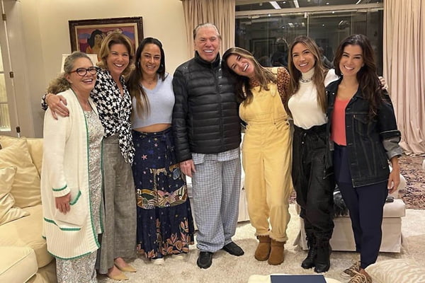 Silvio Santos e as seis filhas no Dia dos Pais
