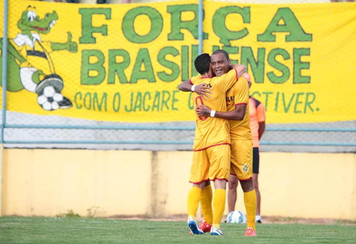 Ramon dá show, Brasiliense goleia e termina primeira rodada na ponta do Candangão