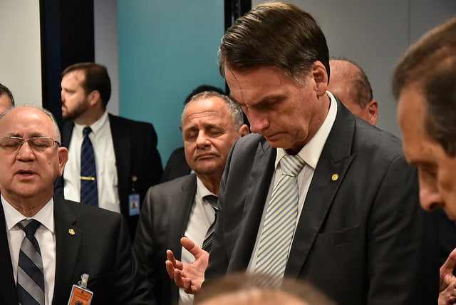 Bolsonaro com a frente parlamentar evangélica no CCBB