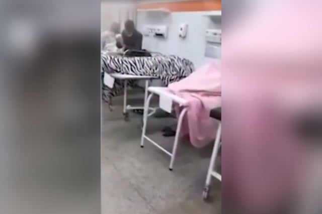 vídeo mostra corpos ao lado de pacientes em hospital