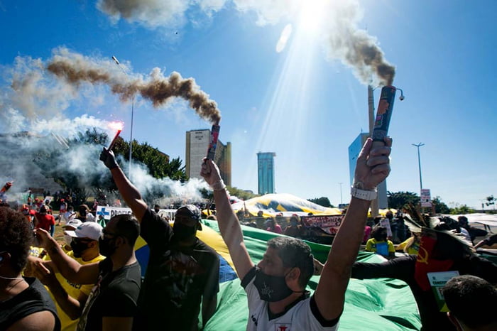 Manifestantes pró e contra Bolsonaro fazem manifestação na Esplanada (21/6)