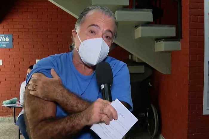 Tony Ramos foi vacinado contra a Covid-19 no Rio de Janeiro