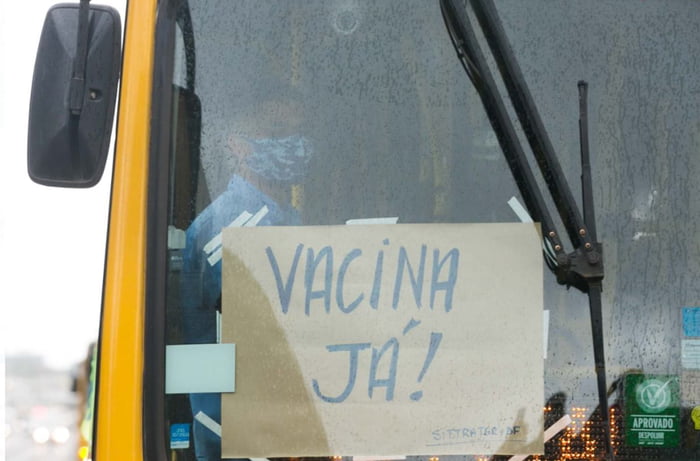 Rodoviários fazem manifestação por vacina