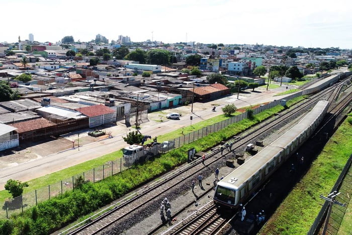 Trêm do metrô descarrilha entre as estações Terminal Ceilândia e Ceilândia Norte