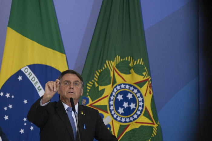 Presidente Jair Bolsonaro durante anuncio da instalações de 12 mil novos pontos de Wi-Fi em escolas públicas pelo país