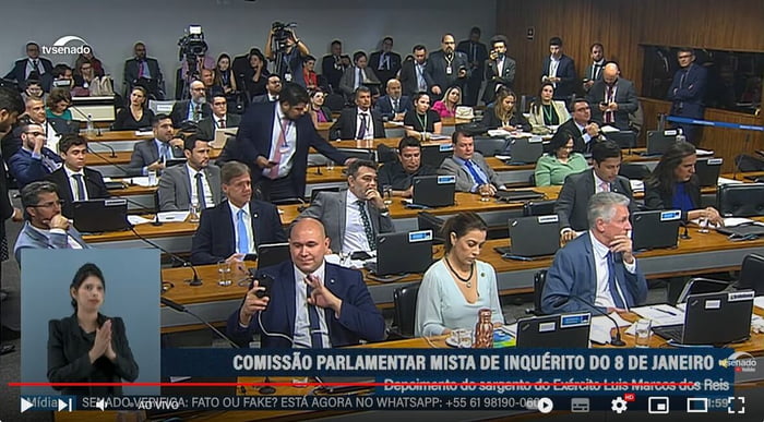 O deputado federal Abílio Brunini (PL-MT) fez um gesto considerado supremacista durante a Comissão Parlamentar Mista de Inquérito que apura os atos golpistas do 8 de janeiro.