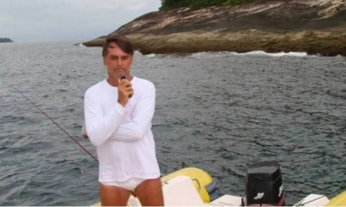 Bolsonaro pescando em Angra