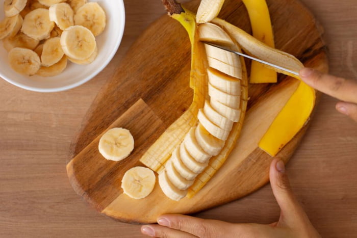 Banana picada em cima da tabua - Metrópoles