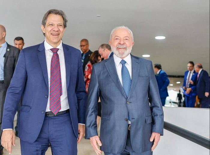 Lula caminha com Haddad