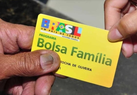 Lula cancelou mais de 2,9 milhões de cadastros do Bolsa Família