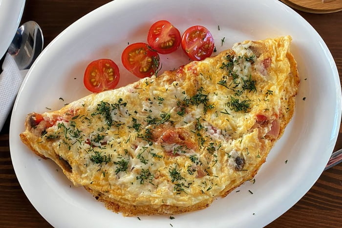omelete com tomates