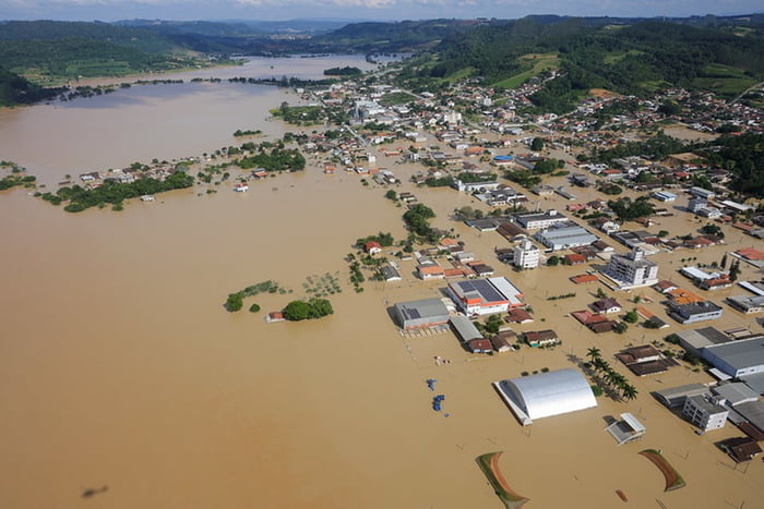 Imagem colorida mostra Chuvas em Santa Catarina - Metrópoles