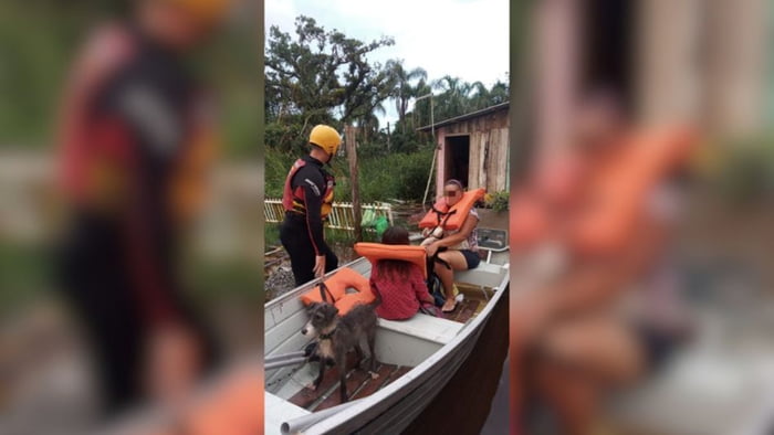Itapoá tem 400 desalojados e famílias ficam ilhadas por causa da chuva