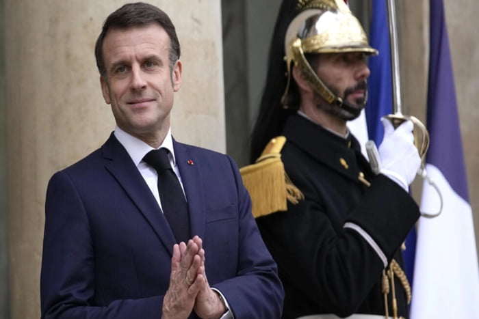 Na imagem, presidente Emmanuel Macron no Palácio do Eliseu