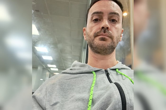 Imagem colorida mostra comunicador português que afirma ter sido barrado em aeroporto de São Paulo - Metrópoles