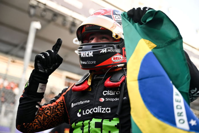 Enzo Fittipaldi do Brazil e Van Amersfoort Racing comemoram vitória na corrida de Jeddah na Formula 2 em 09 de março de 2024 em Jeddah, Arabia Saudita, vai competir na Fórmula E