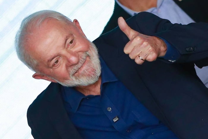 Lula acena positivamente para plateia no IFB do Sol Nascente - Metrópoles