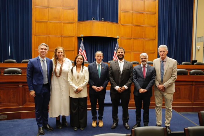 Foto colorida de parlamentares brasileiros nos EUA - Metrópoles